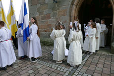 Feier der 1. Heiligen Kommunion in Sankt Crescentius (Foto: Karl-Franz Thiede)